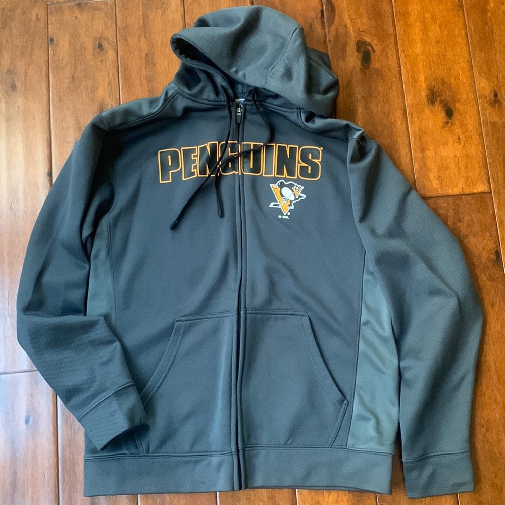 Pittsburgh Penguins NHL full zip hoodie. Men’s medium